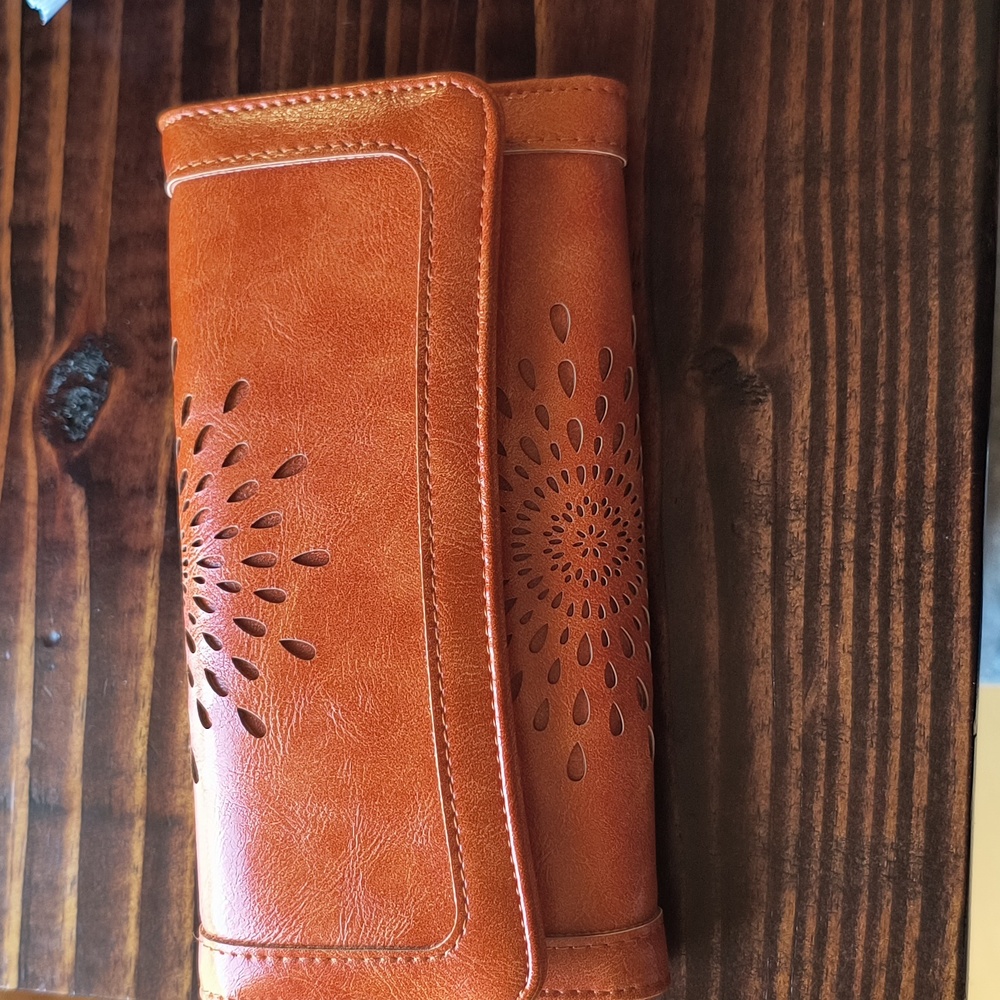 Women's RFID blocking wallet